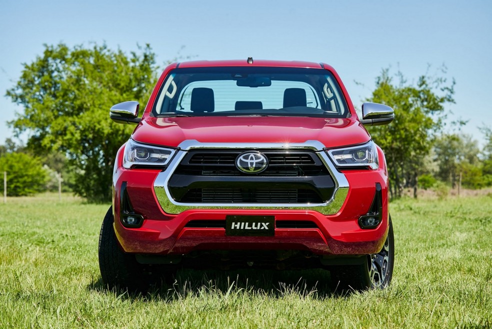 A Toyota Hilux SRX Limited traz itens de conforto como o Toyota Safety Sense.  — Foto: Divulgação/Toyota