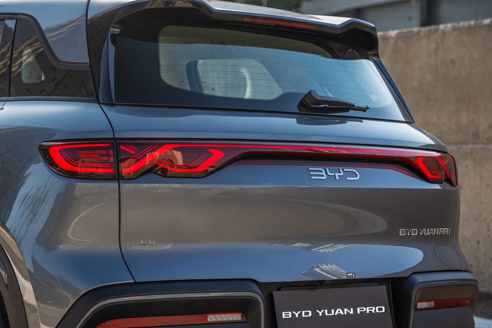 BYD Yuan Pro 2025 lanternas — Foto: Divulgação