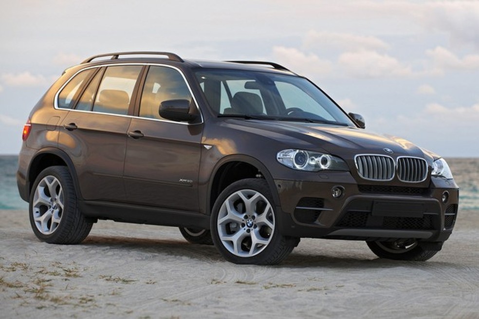 BMW X5 pode ter falha na direção hidráulica e é convocado para recall