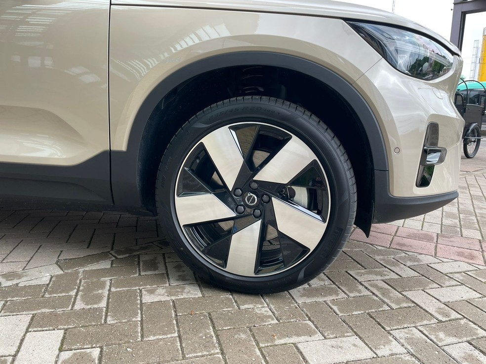 Design das rodas foi pensado para beneficiar a eficiência energética — Foto: Cauê Lira/Auto News Brasil