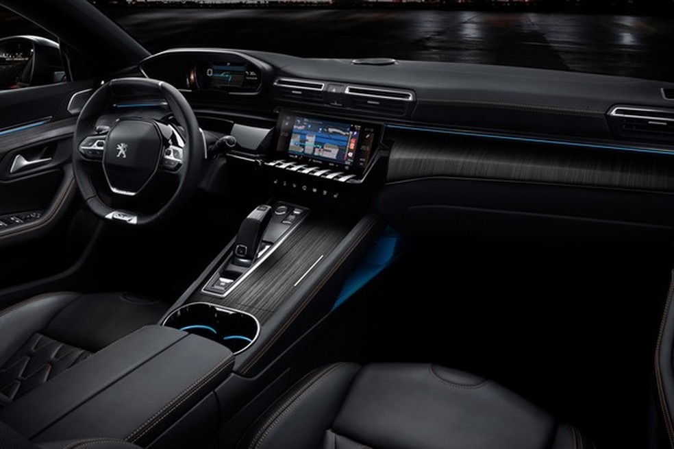 Painel digital elevado é um ponto já tradicional da linha Peugeot (Foto: Divulgação) — Foto: Auto Esporte
