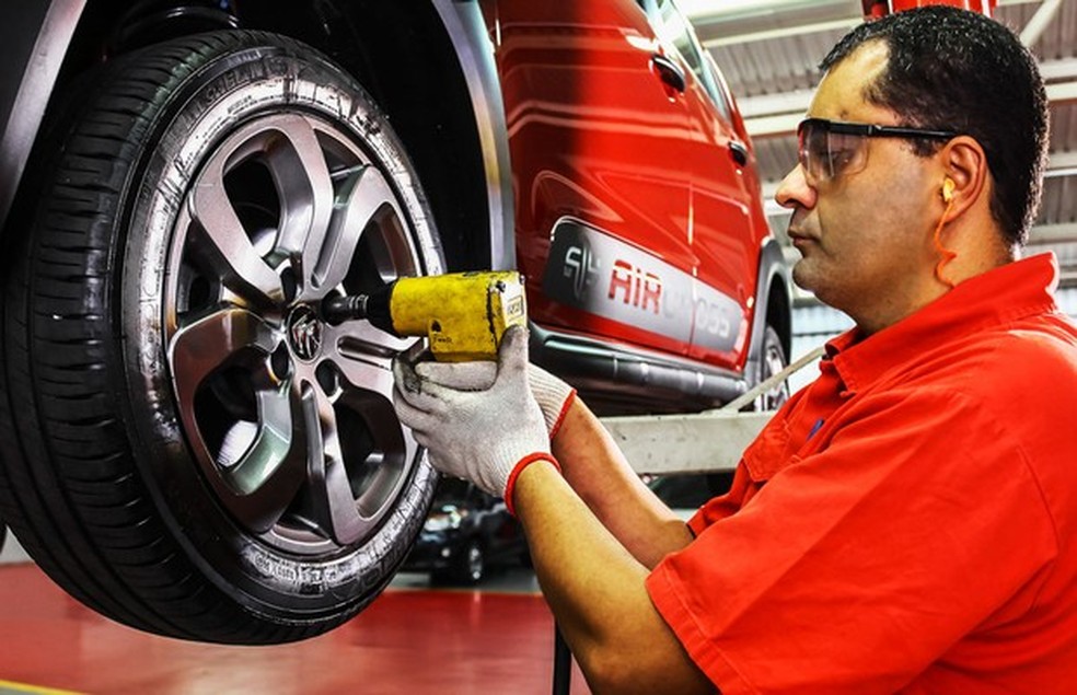 As fabricantes oferecem revisões a cada um ano ou 10 mil km, o que acontecer primeiro — Foto: Auto Esporte