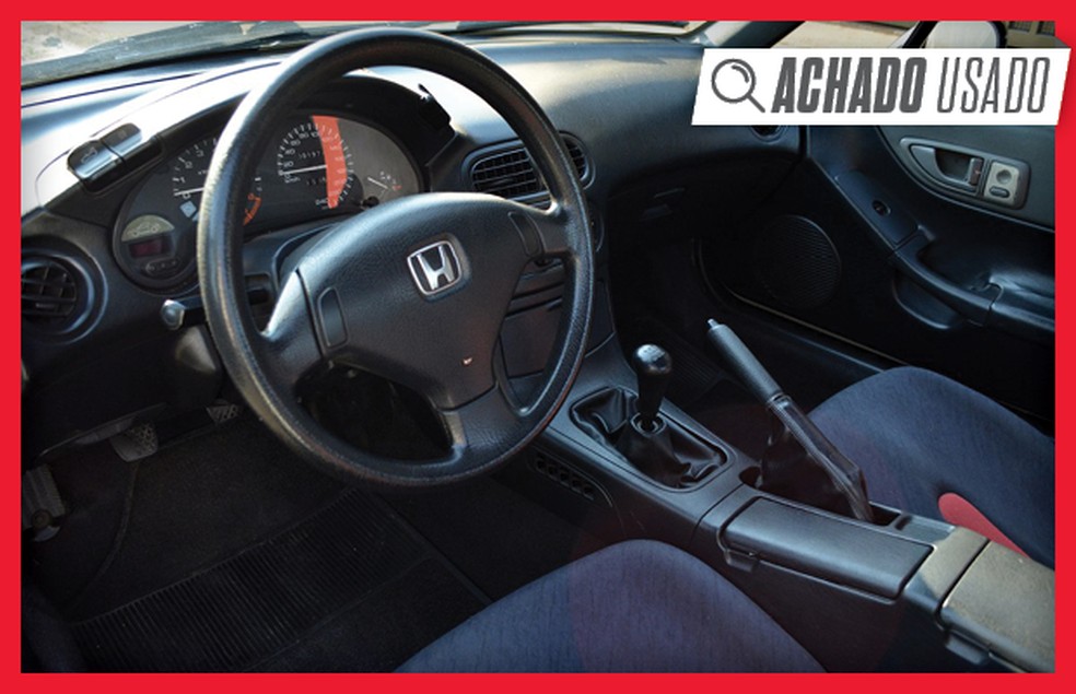 O interior do Honda CRX 1993 mal acusa a idade, estado parece ótimo (Foto: Reprodução) — Foto: Auto Esporte