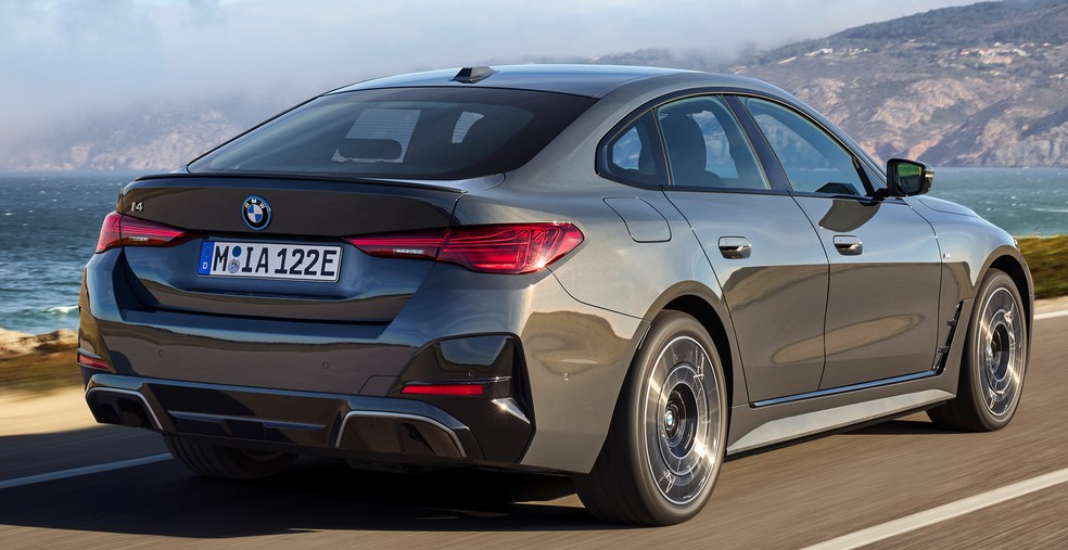 BMW i4 2025 chega com visual atualizado e preços a partir de R$ 580 mil