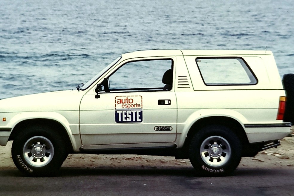 Portas de Chevette e maçaneta de Alfa Romeo — Foto: Autoesporte/Acervo MIAU