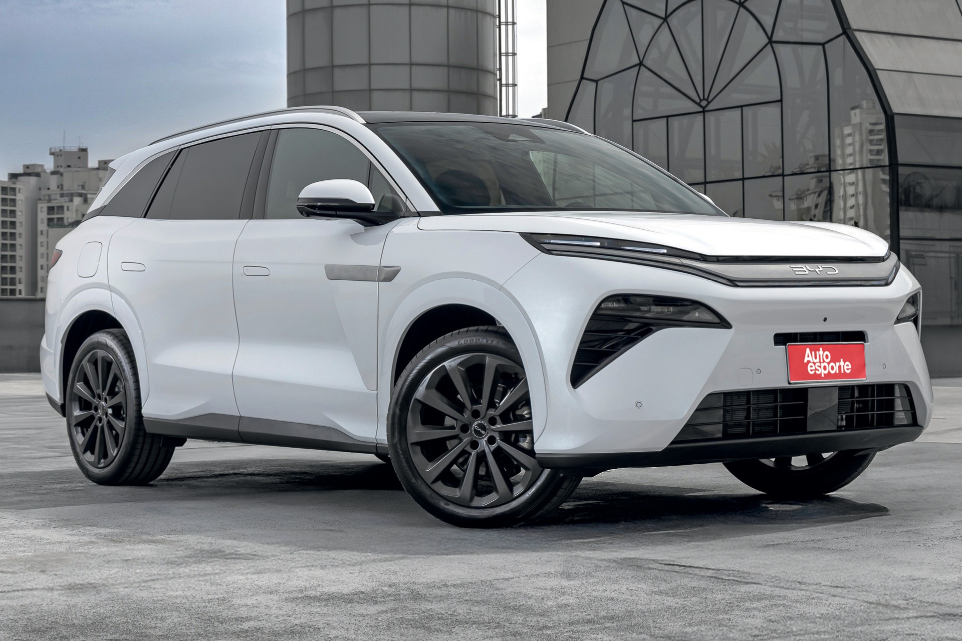 Teste: BYD Atto 8 é híbrido que não gasta combustível nem quando dono quer