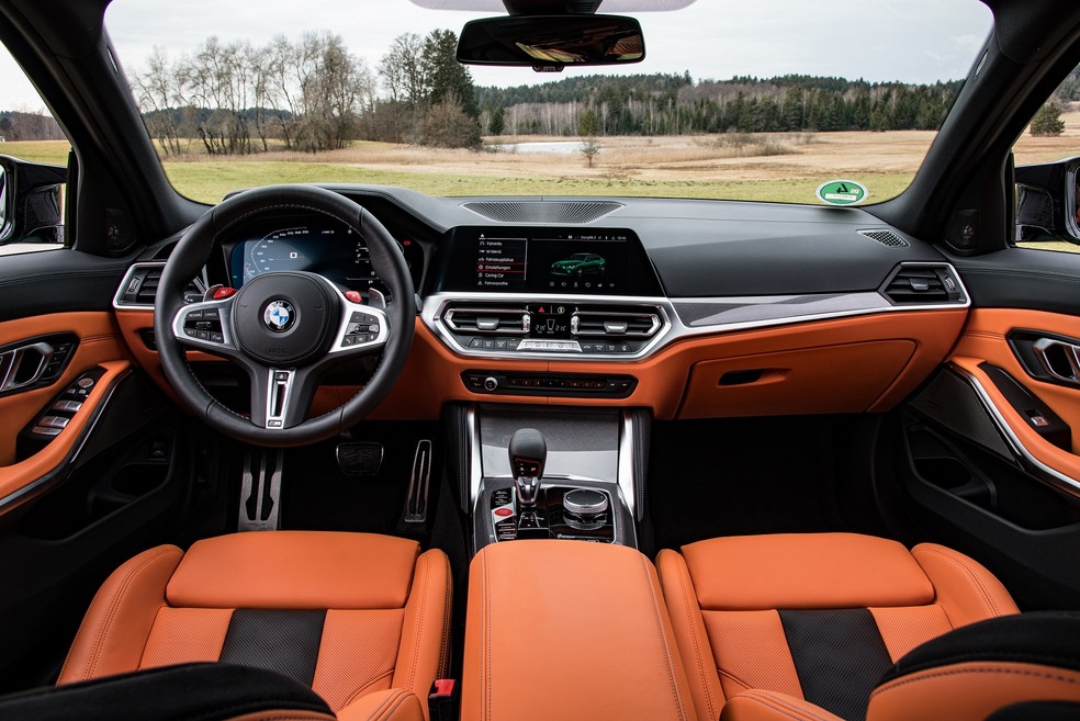 Interior do BMW M3 — Foto: Divulgação