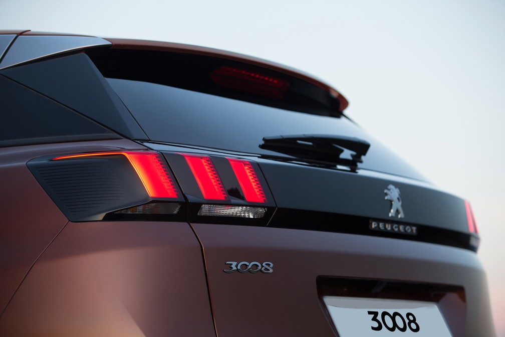 Peugeot diz que lanternas do 3008 lembram as garras de um leão — Foto: Divulgação