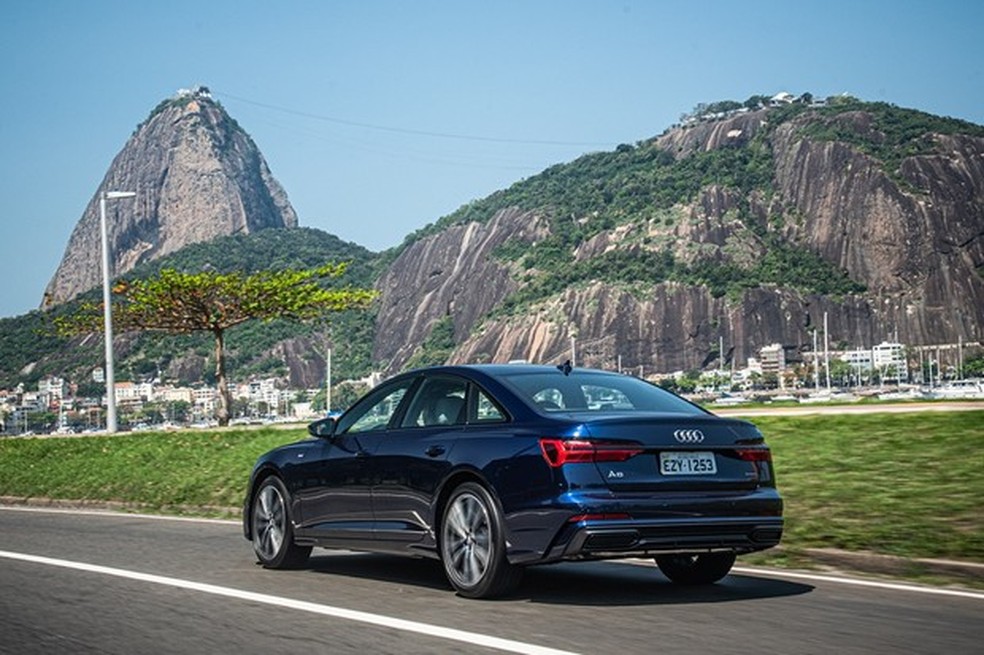 Audi A6 tem lista de opcionais que podem aumentar quase R$ 40 mil o preço final (Foto: Divulgação) — Foto: Auto Esporte