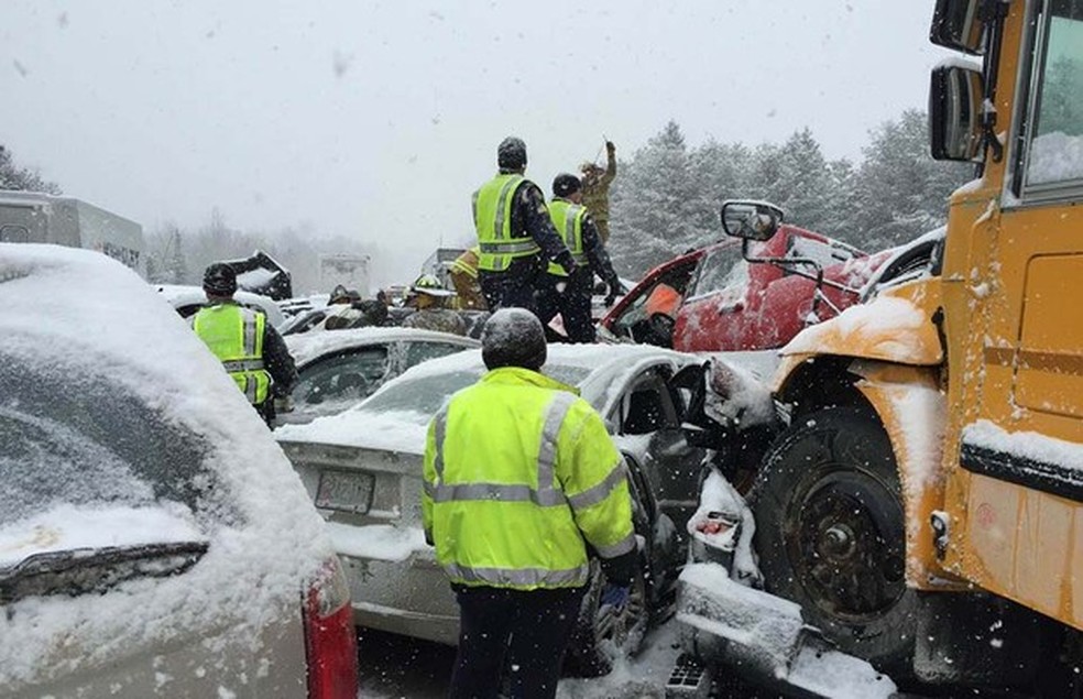 Engavetamento na estrada do Maine, EUA (Foto: Divulgação) — Foto: Auto Esporte