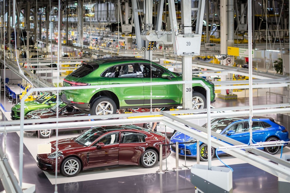 Fábrica da Porsche em Leipzig também produz o Panamera — Foto: Divulgação