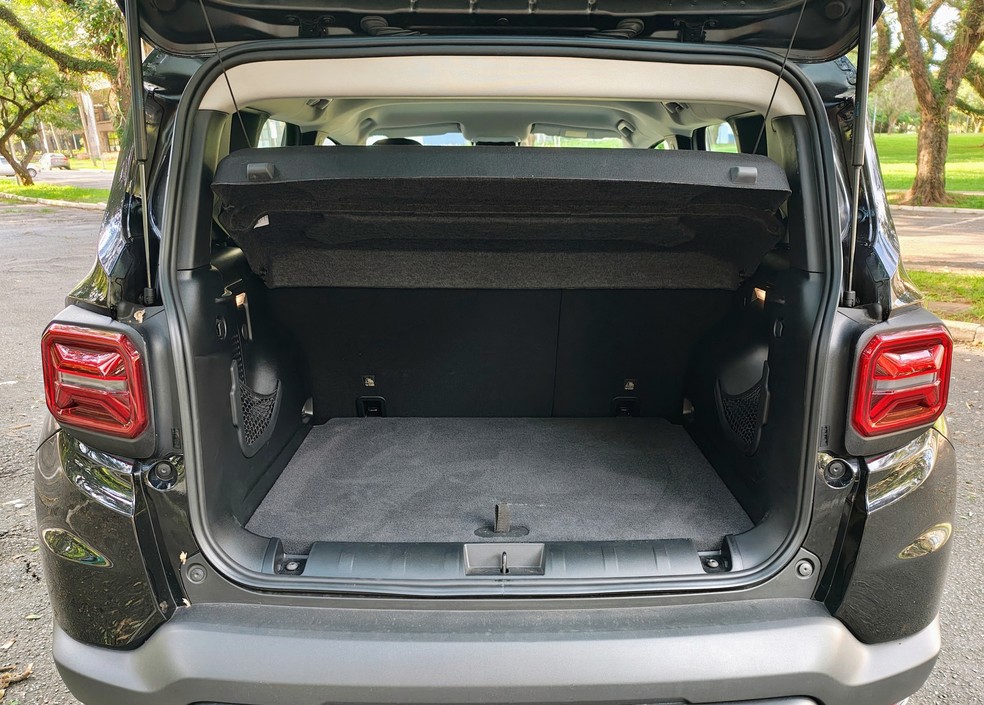 Porta-malas é um calcanhar de Aquiles do utilitário esportivo compacto — Foto: Marcus Celestino/Auto News Brasil