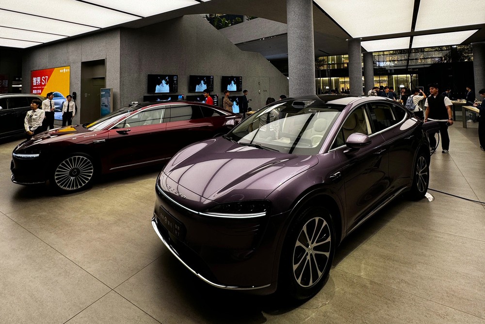 Loja da Huawei na China vende de celular a carro de luxo; conhecemos