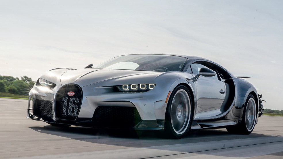 Bugatti Chiron Super Sport, um dos poucos integrantes do "Clube dos 400" — Foto: James Lipman