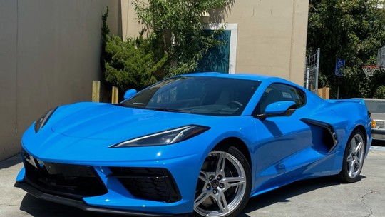Cliente ganha Corvette de concessionária após mecânico postar vídeo de racha a quase 250 km/h