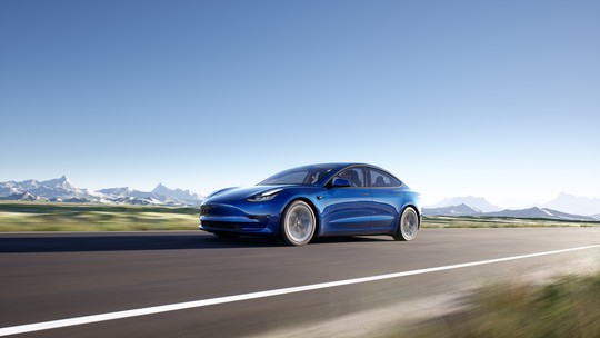 Tesla vende quase 1 milhão de carros em 2021 e já projeta novo recorde em 2022