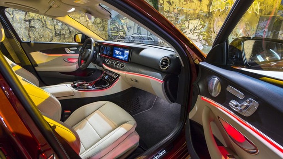 Mercedes-Benz E 300 (Foto: Divulgação) — Foto: Auto Esporte