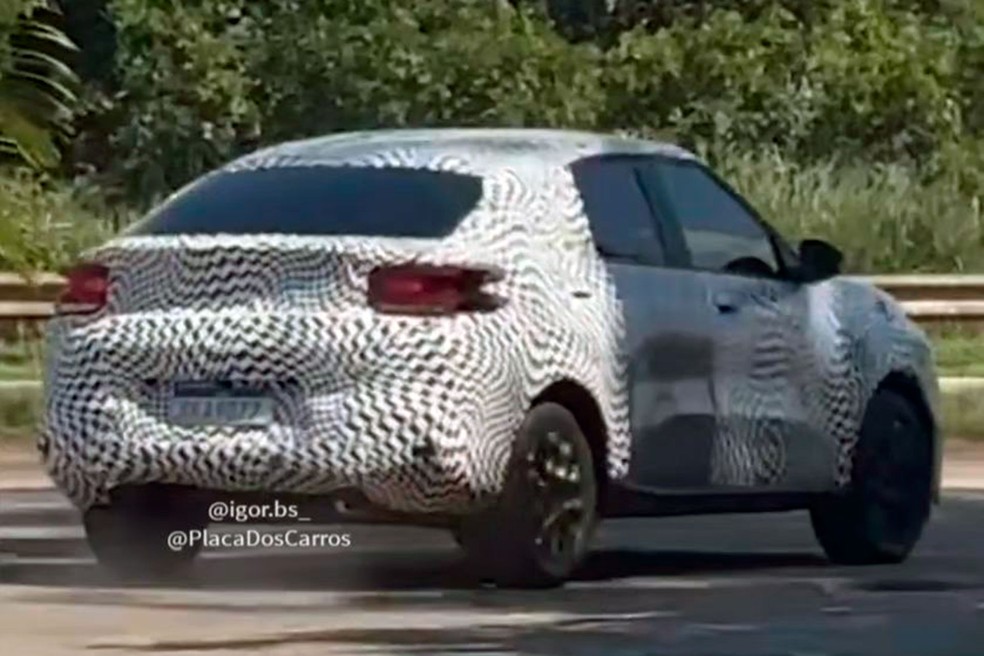 Flagra do Citroën Basalt em testes — Foto: Reprodução/Instagram