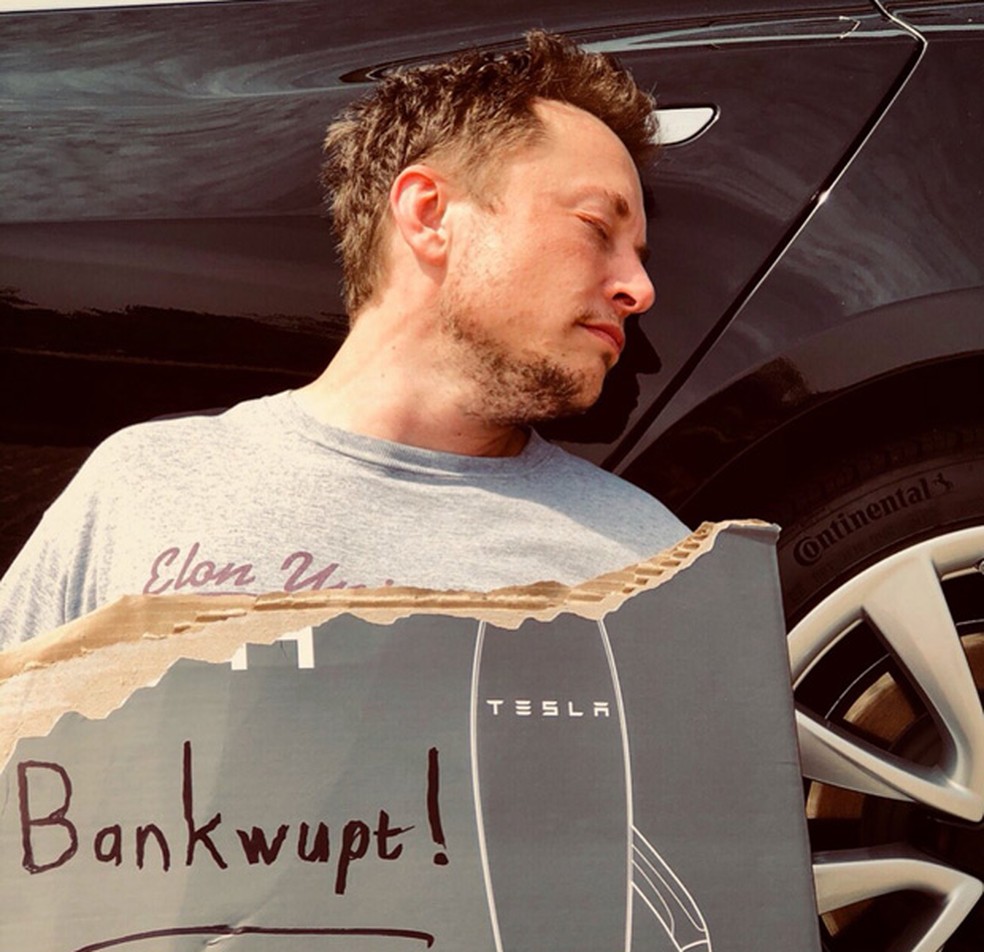 Elon Musk, CEO da Tesla, publica foto 'apagado' por causa de 'falência' — Foto: Reprodução/Twitter/Elon Musk