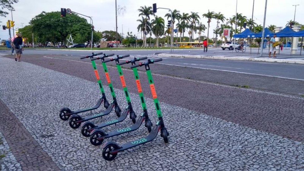 Patinetes que podem ser alugados por aplicativo, em Florianópolis (SC) — Foto: PMF/Divulgação