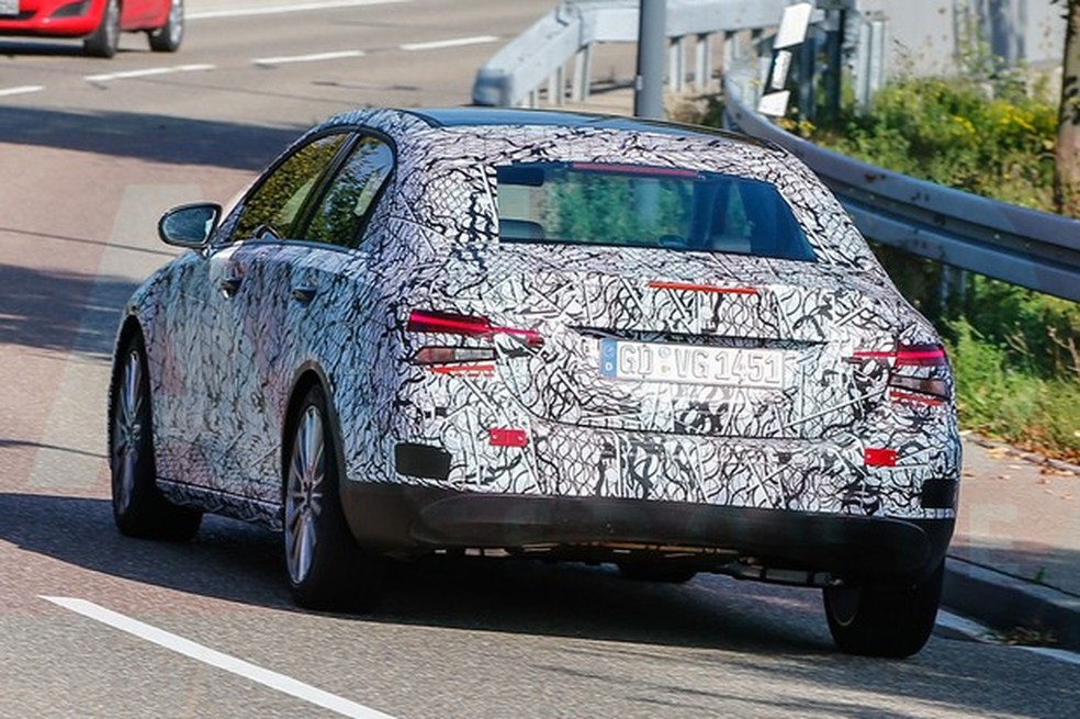 Novo Mercedes Classe A é flagrado na Alemanha (Foto: Automedia) — Foto: Auto Esporte