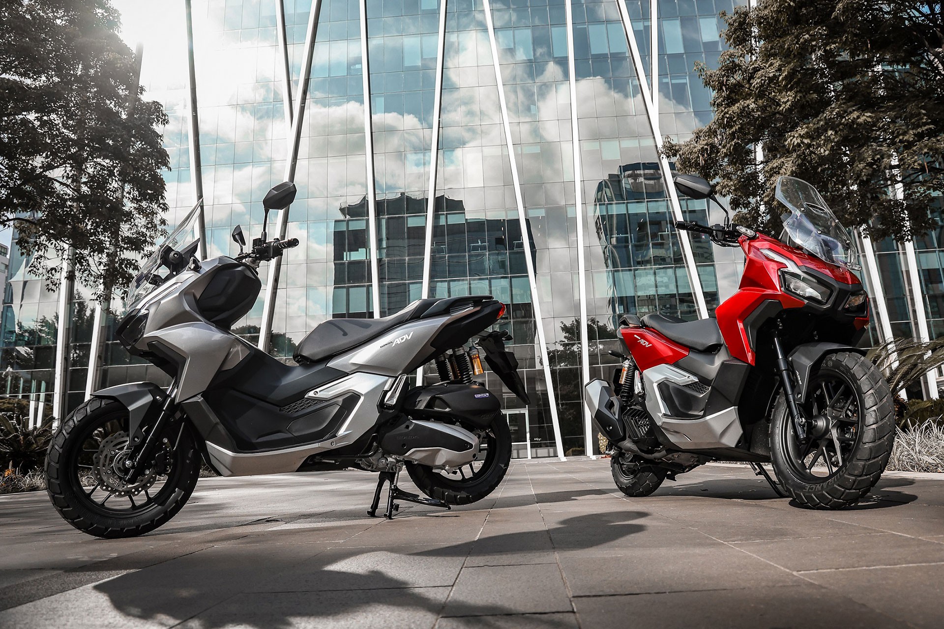 Honda ADV 160 2025: preços, equipamentos, cores e custos de manutenção