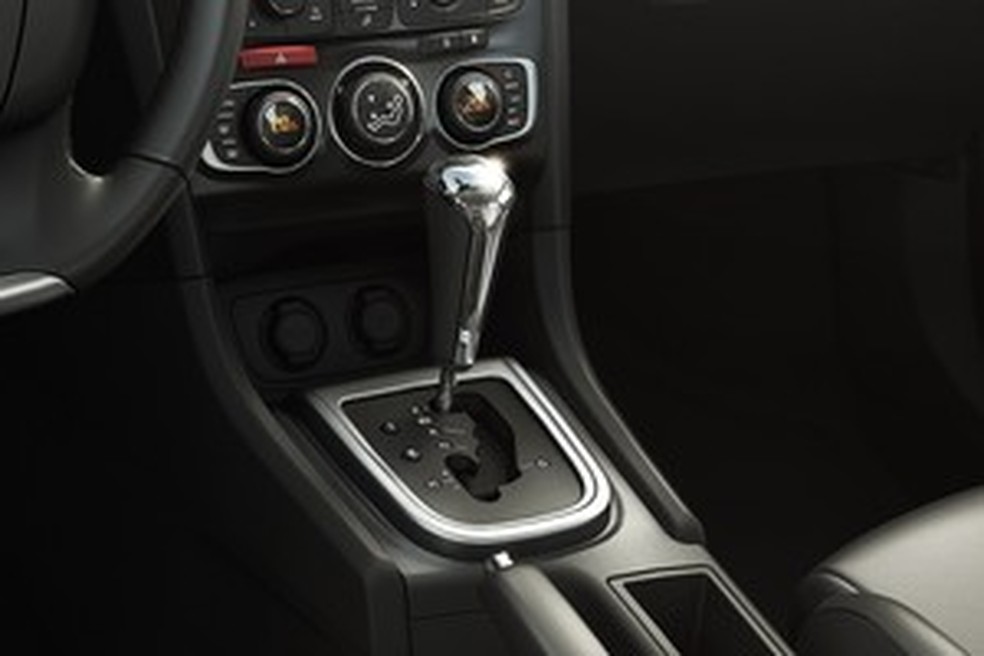 Câmbio Tiptronic do Citroën C4 Lounge (Foto: Divulgação) — Foto: Auto Esporte