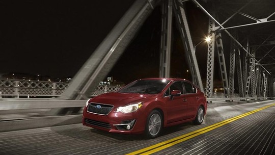 Subaru Impreza ganha leve reestilização
na linha 2015