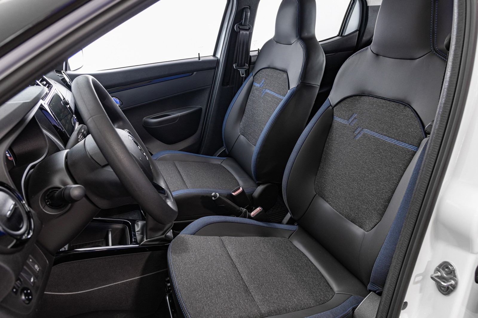 Renault Kwid 2023 Intense — Foto: Divulgação