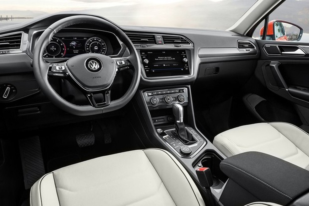 Interior do Tiguan Allspace investe em materiais macios ao toque (Foto: Divulgação) — Foto: Auto Esporte