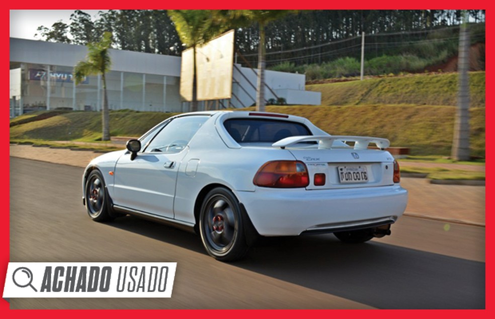 A traseira longa do CRX esconde o mecanismo da capota e porta-malas (Foto: Reprodução) — Foto: Auto Esporte