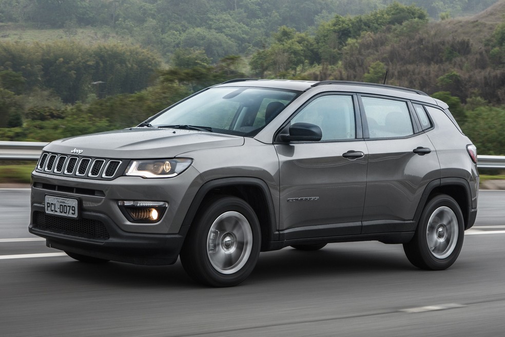 O consumo do Jeep Compass Sport gira em torno de 10,1 km/l na estrada, com gasolina — Foto: Divulgação/Jeep