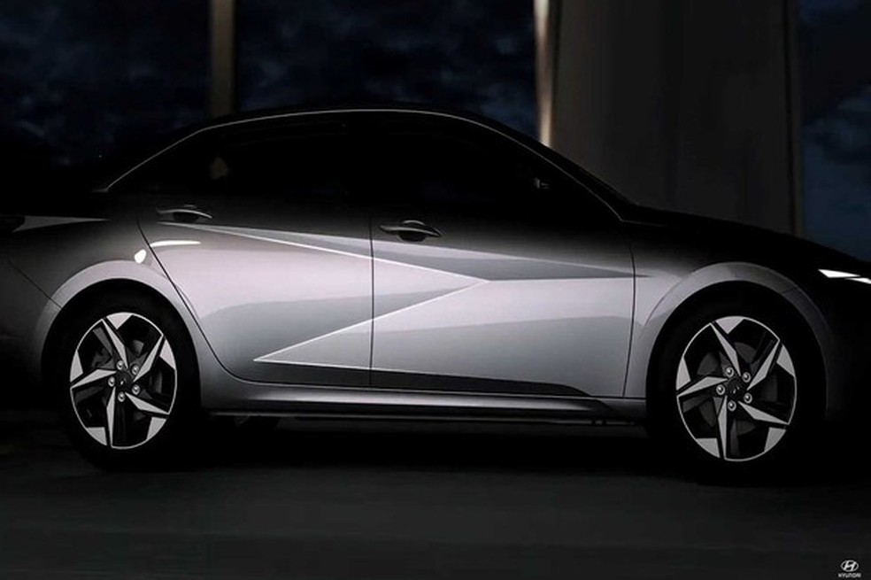 Lateral com mais detalhes e estilo angular do novo Hyundai Elantra 2021 (Foto: Hyundai) — Foto: Auto Esporte