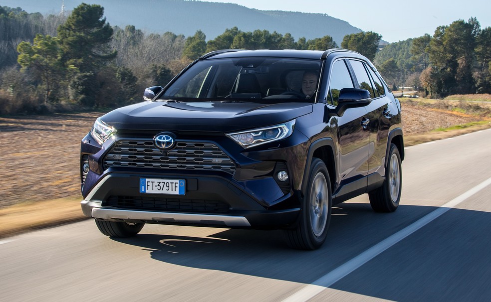Toyota RAV4 é o SUV mais vendido no mundo, mas não faz o mesmo sucesso no Brasil — Foto: Divulgação
