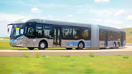 Teste: dirigimos um ônibus superarticulado da Mercedes-Benz e não pagamos a passagem