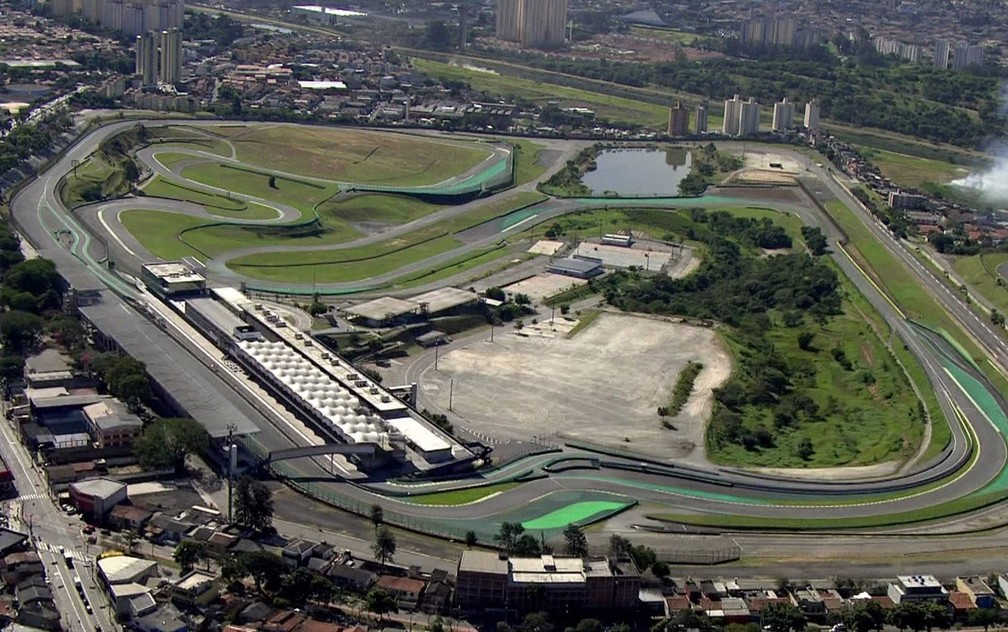 O Autódromo De Interlagos Não é Para Moto - Ellegancy Costuras