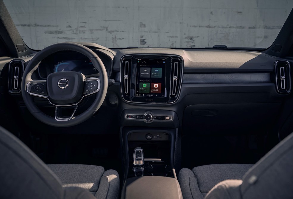 Interior do Volvo XC40 Recharge não tem mais couro — Foto: Divulgação