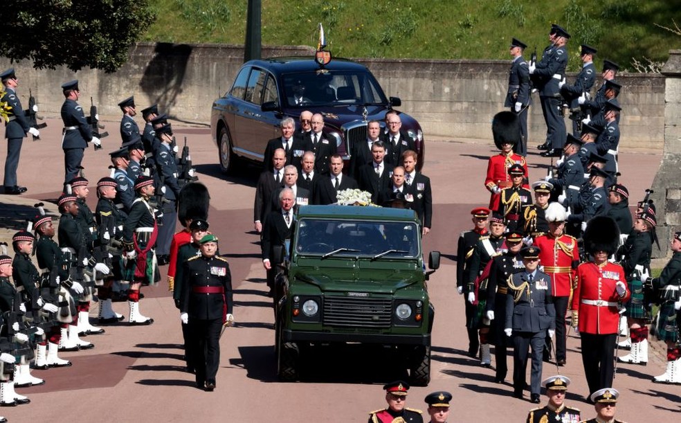 Um Defender modificado foi usado no funeral do Duque de Edimburgo — Foto: Reprodução