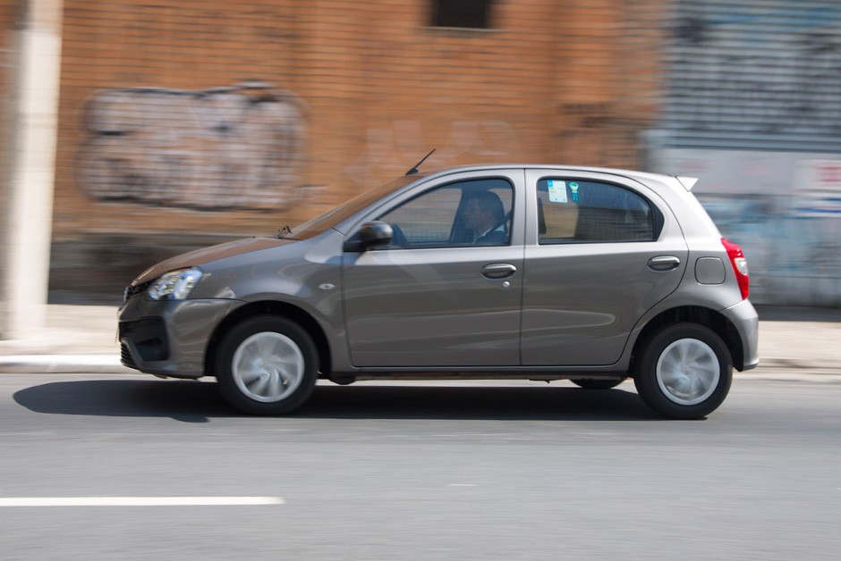 19º Toyota Etios - 4.034 unidades