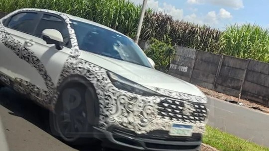 Flagra: novo Honda HR-V vai mudar visual e equipamentos no Brasil em 2025