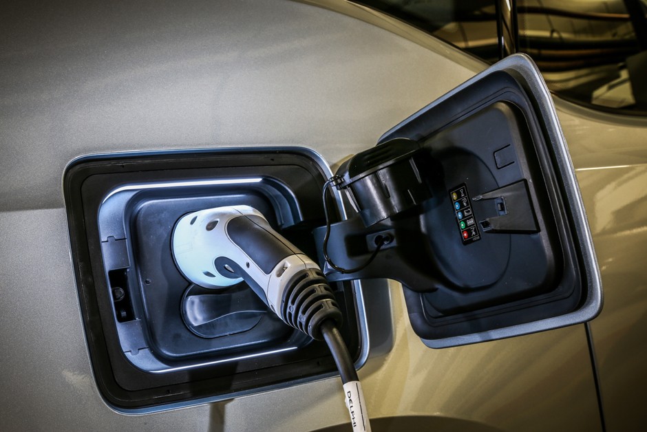 Conexão para recarregamento das baterias do BMW i3