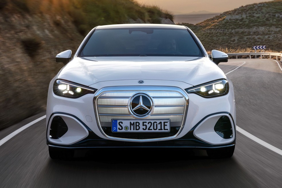 Mercedes-Benz Classe C 2027 tem uma nova grade frontal  — Foto: Divulgação