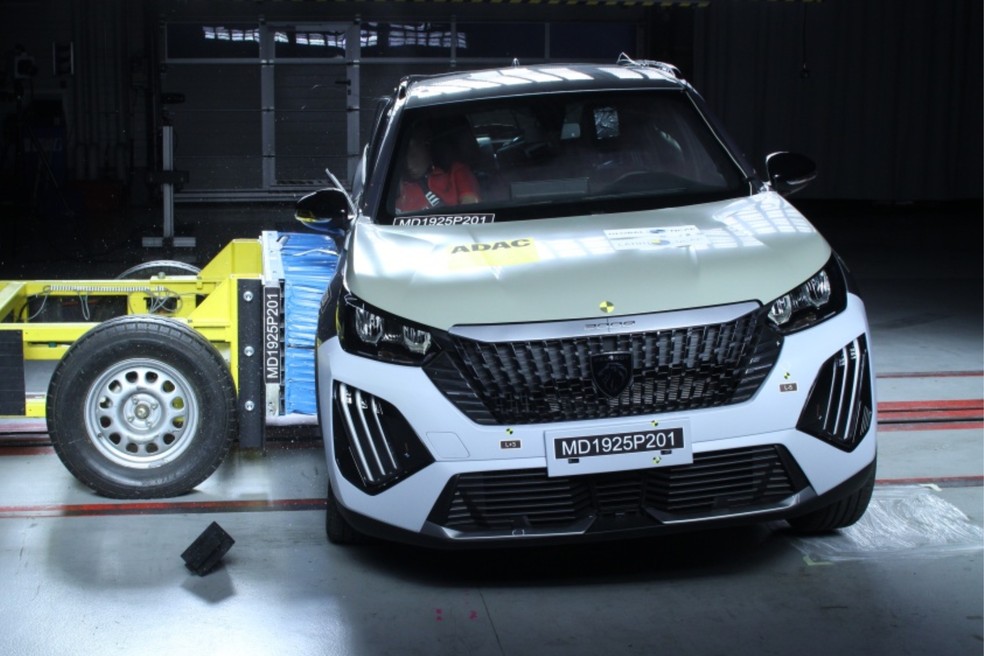 Peugeot 2008 recebeu apenas uma estrela no Latin NCap &mdash; Foto: Reprodu&ccedil;&atilde;o/Latin NCap
