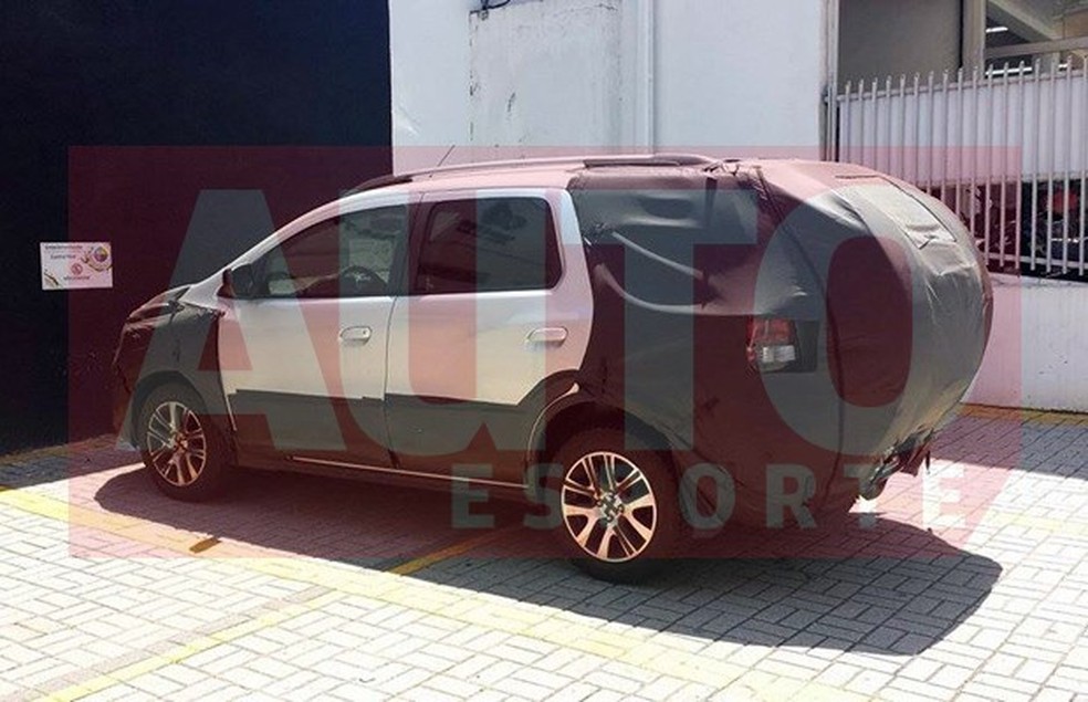 Chevrolet Spin é flagrado em SP (Foto: André Vieira) — Foto: Auto Esporte