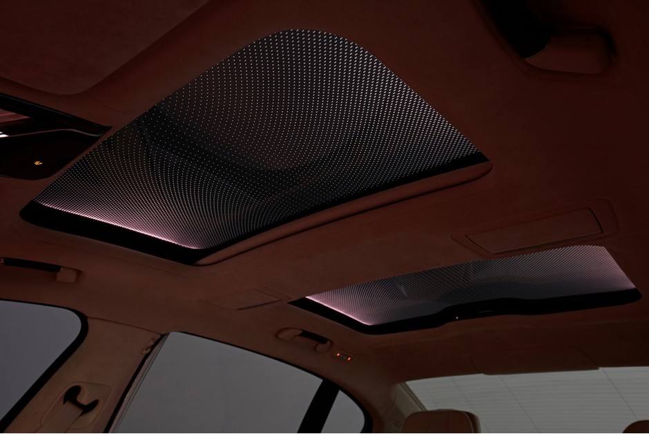 BMW Série 7 tem seis opções de cores para iluminação interna