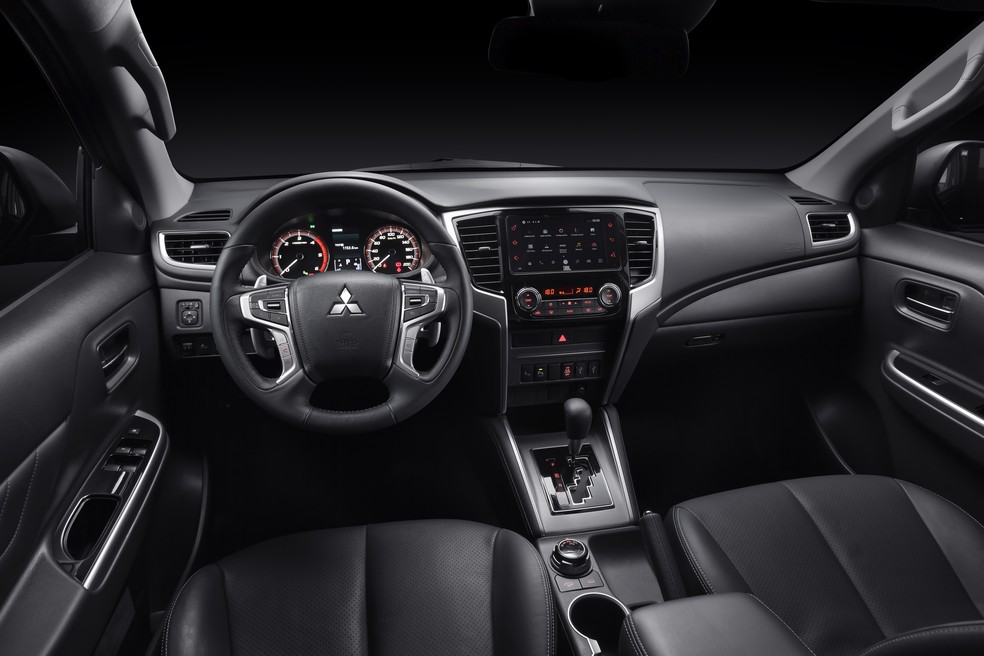 Mitsubishi L200 Triton Sport — Foto: Divulgação
