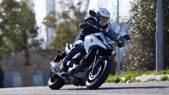 Honda lança NC 750X automática e cobra alto pelo pacote de acessórios Honda lança NC 750X automática e cobra alto pelo pacote de acessórios