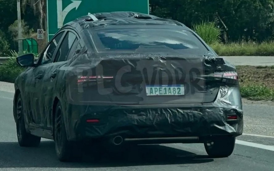 Flagra: novo Nissan Sentra