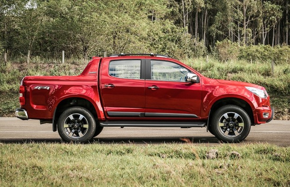 Lateral da Chevrolet S10 High Country (Foto: Rafael Munhoz / Auto News Brasil) — Foto: Auto Esporte