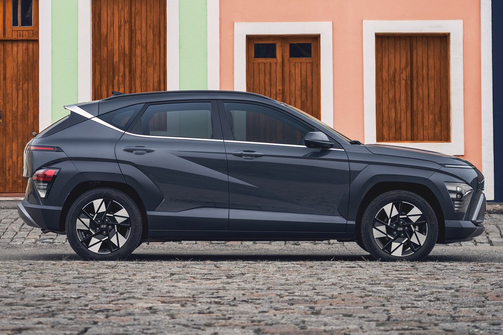 Novo Hyundai Kona Signature Hybrid lateral — Foto: Divulgação/Hyundai
